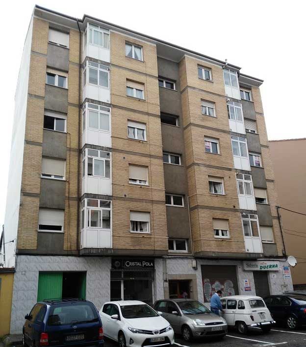 Instalación de ascensor en edificio de viviendas en Pola de Siero