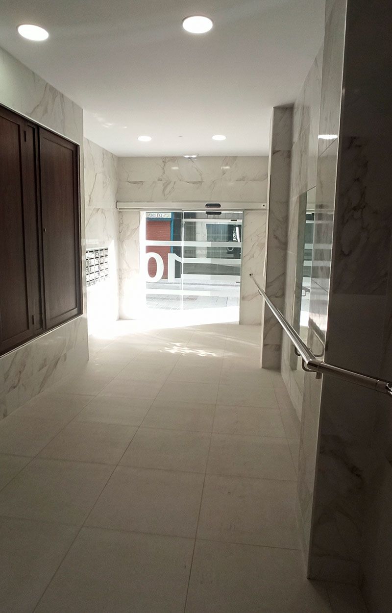 Interior de portal en Avilés